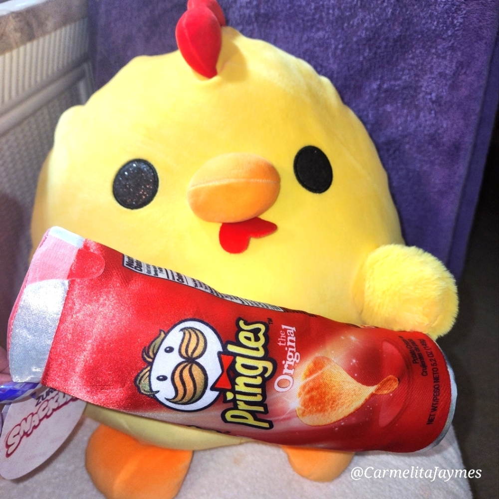 DANI 🐤 Yellow Chick with Pringles Snackles by Zuru Toys ☆》NWT《☆